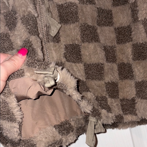 Cozy Checkered Jacket - Picture 6 of 11